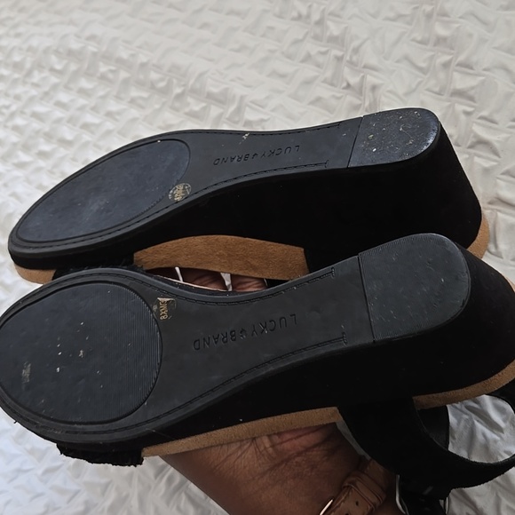 Lucky Brand Kenette Black and Tan Wedge Sandals Summer Shoes - Picture 6 of 11
